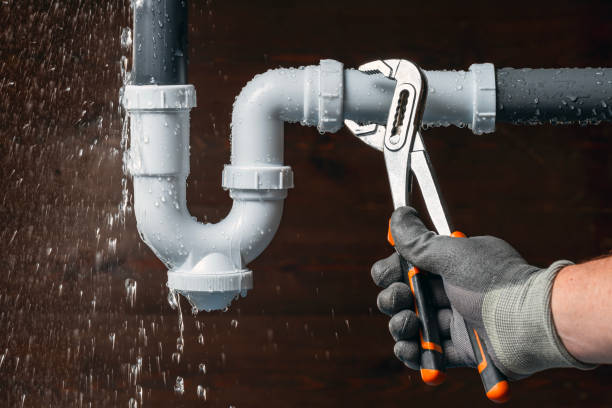 Professional Gas Line Repair technician working in Farmingdale, NJ